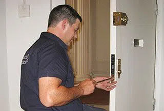 Safe Key Locksmith Service Kansas City, MO 816-227-1014 - locksmith-6